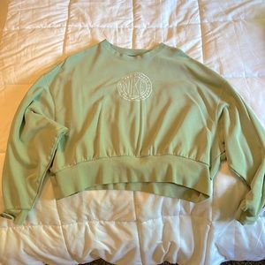 Cropped Nike crewneck